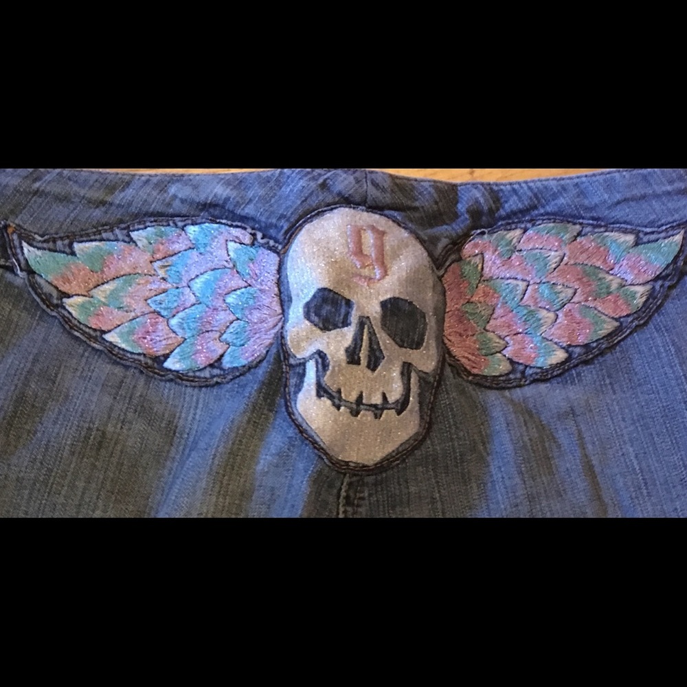 COPY - FAKE LONDON SKULL JEANS - rare brand . Adorable